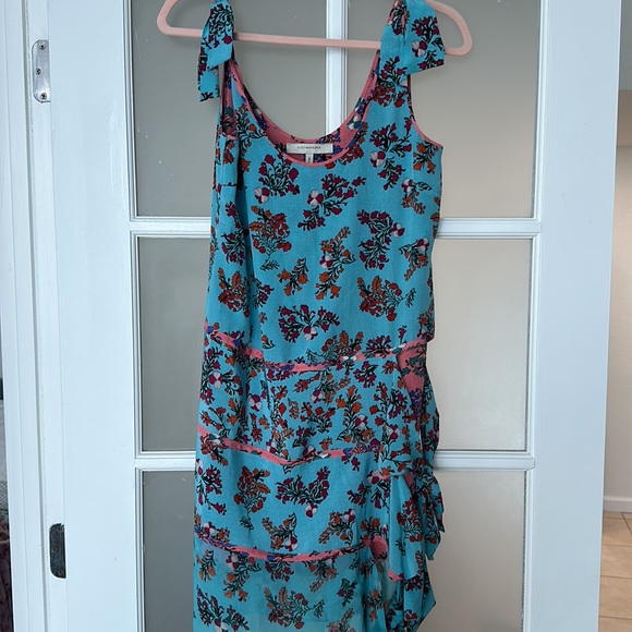 BCBG Maxazaria xxs dress, fits more like a xs/s 100%silk - Picture 12 of 13